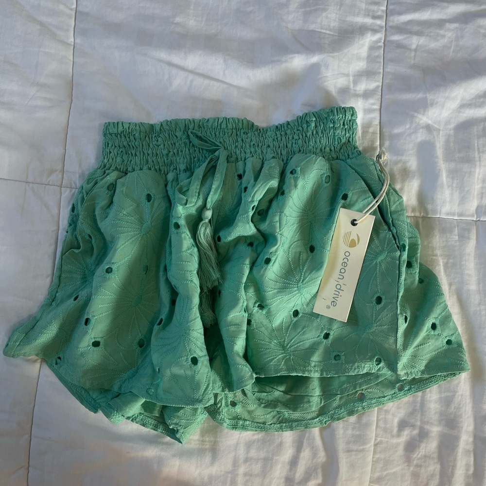 shorts - Picture 2 of 2